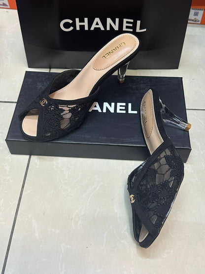 Chanel 

Size 36 to 41 

120 dhs🪙💕

Zain146
♥️♥️♥️
