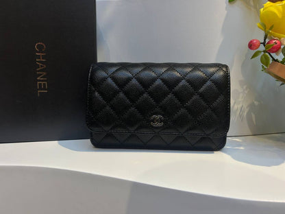 CHANEL
19cm silver logo
85 dhs🪙💕

Zain44
♥️♥️♥️
