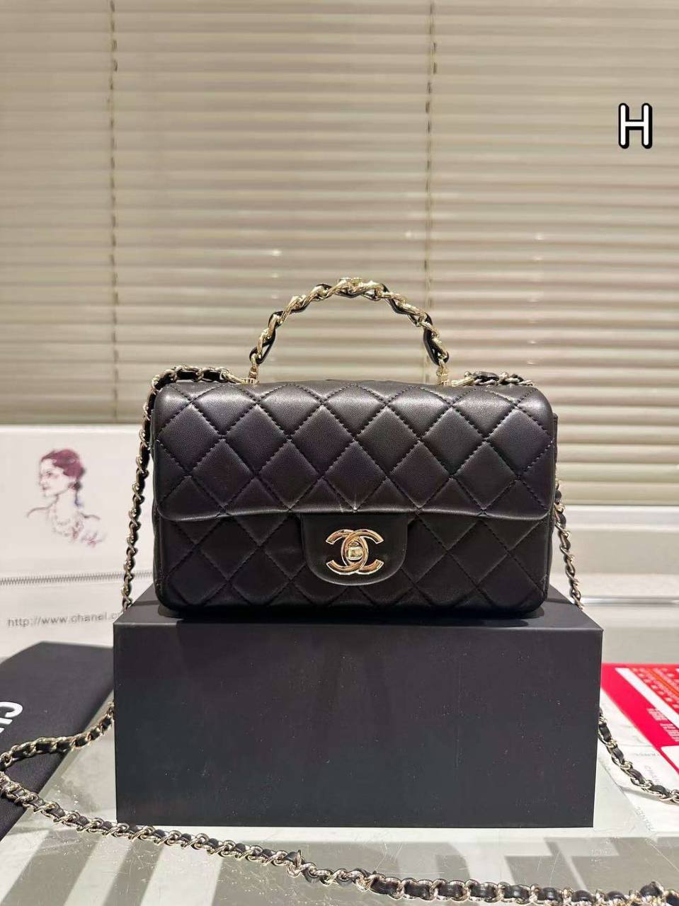 Chanel

110 dhs✅

with box
🎁🎁🎁

Zain203
♥️♥️♥️