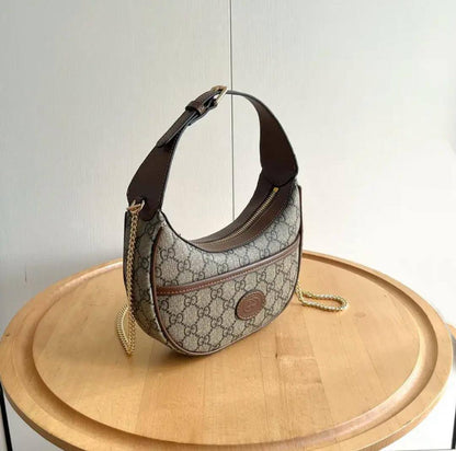 Gucci

95 dhs🪙🌨️

with box
🎁🎁🎁

size 22×5×12cm

Zain213
♥️♥️♥️