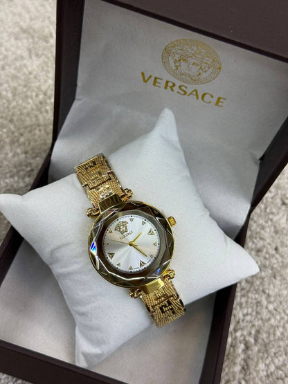 VERSACE🆕 LADIES 
GOOD QUALITY 💯
75 dhs🪙💕

Zain133
♥️♥️♥️