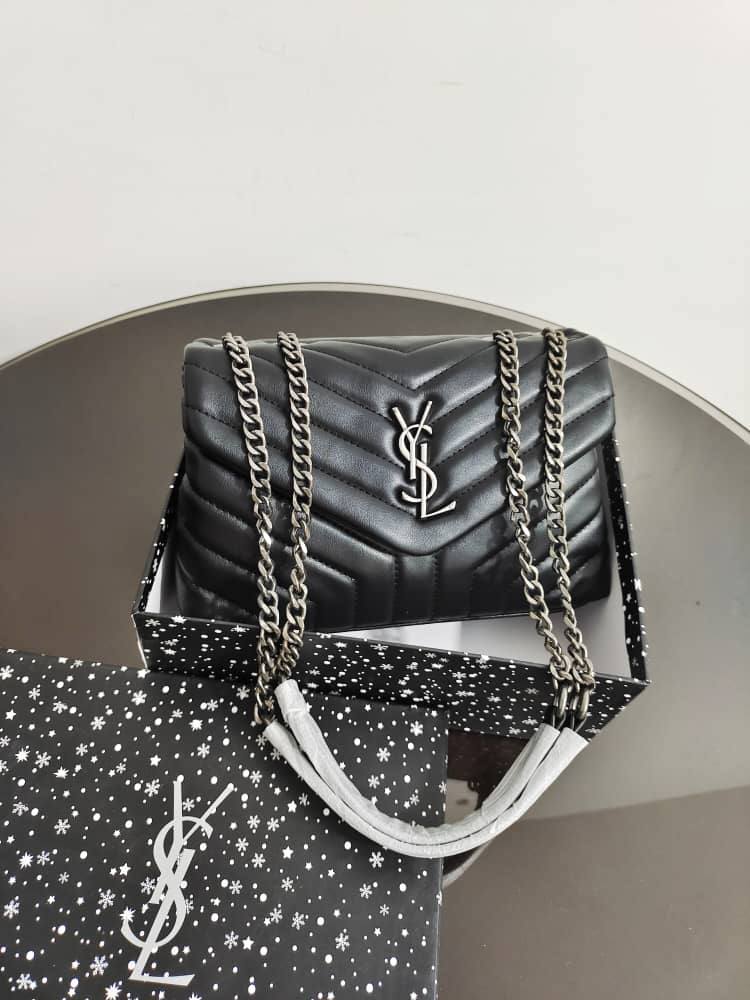 Fendi - YSL - Gucci
95 dhs✅
high quality 

With box
🎁🎁🎁

Zain26
♥️♥️♥️