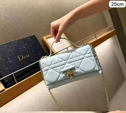 💗  Dior MissLady
1️⃣ First quality +🎁
Size : 25 * 9 * 20 cm
125 dhs✅
with box 🎁

Zain115
♥️♥️♥️