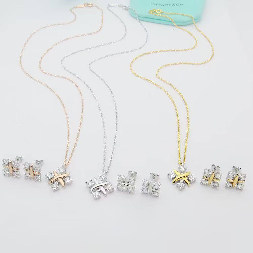 TIFFANY 

💫✨NECKLACE EARRINGS
WITH BOX AND PAPER BAG🎁🛍️

ROSE GOLD 
GOLD
SILVER COLOR
AVAILABLE💫✨

100 dhs🇦🇪🇦🇪🇦🇪

Zain89
♥️♥️♥️