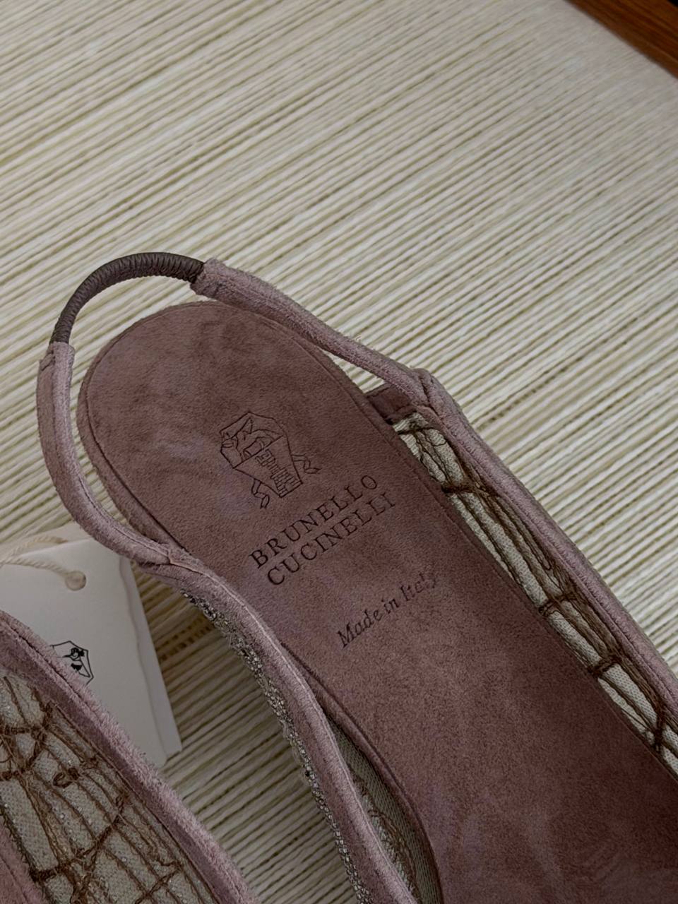 BRUNELLO CUCINELLI
QUALITY: SUPER MASTER 😍💥
SIZE36 TO 41🥰
500 dhs✅

Zain319
♥️♥️♥️
