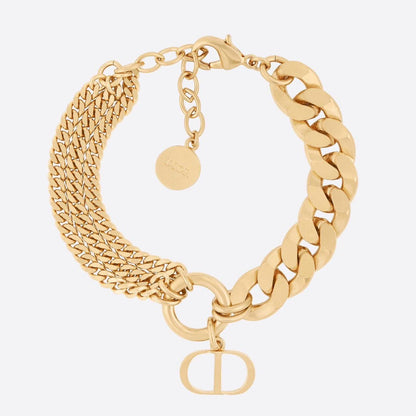 Dior ❤️‍🔥*
Bracelet 💥
Master quality 💯
With normal boxes 🗃️ 
45 dhs✅
With master box 📦
60 dhs✅

Zain216
♥️♥️♥️