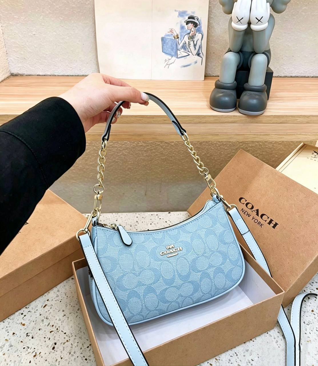 COACH 
 GOOD QUALITY 
WITH BOX
🎁🎁🎁

95 dhs✅

Zain39
♥️♥️♥️
