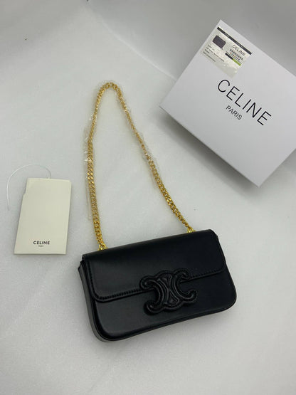 CELINE

Best quality 

with box

95 dhs🇦🇪🇦🇪

size 21CM

Zain290
♥️♥️♥️