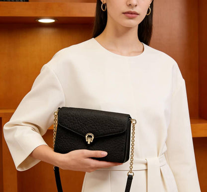 Aigner

90 dhs🇦🇪🇦🇪

Withbox

Zain07
♥️♥️♥️