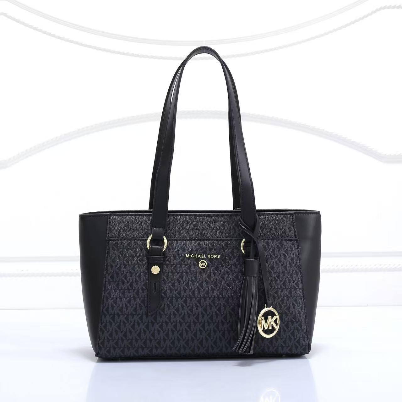 Mk 
95 dhs🪙
Size 35cm

Zain161
♥️♥️♥️