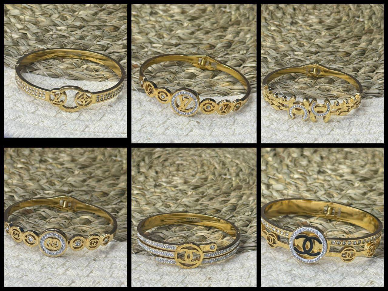 *Bangle ❤️‍🔥*
Stainless steel 💯
Non tarnish ✨
With black boxes 🗃️ 
AED:10
With normal boxes 📦 
And paper bag 🛍️
30 dhs❣️

Zain216
♥️♥️♥️