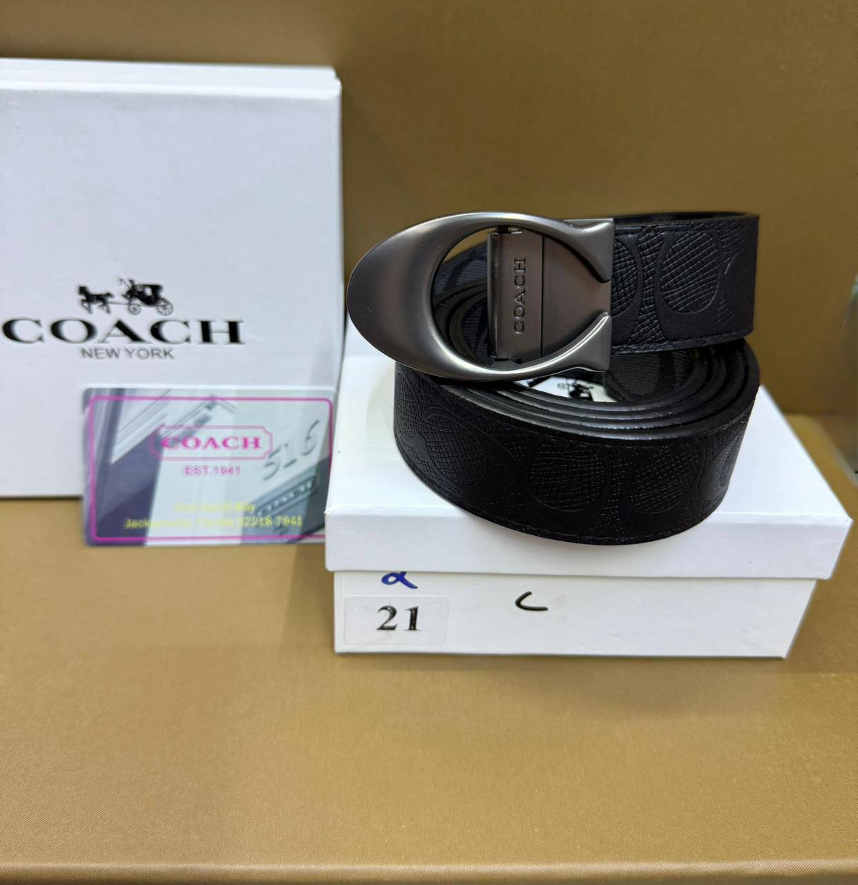 Loewe Belt

With box 
🎁🎁🎁

40 dhs🪙💕

Zain93
♥️♥️♥️