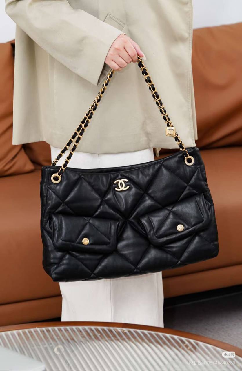 Chanel Master
350 dhs🪙💚

Zain10
♥️♥️♥️