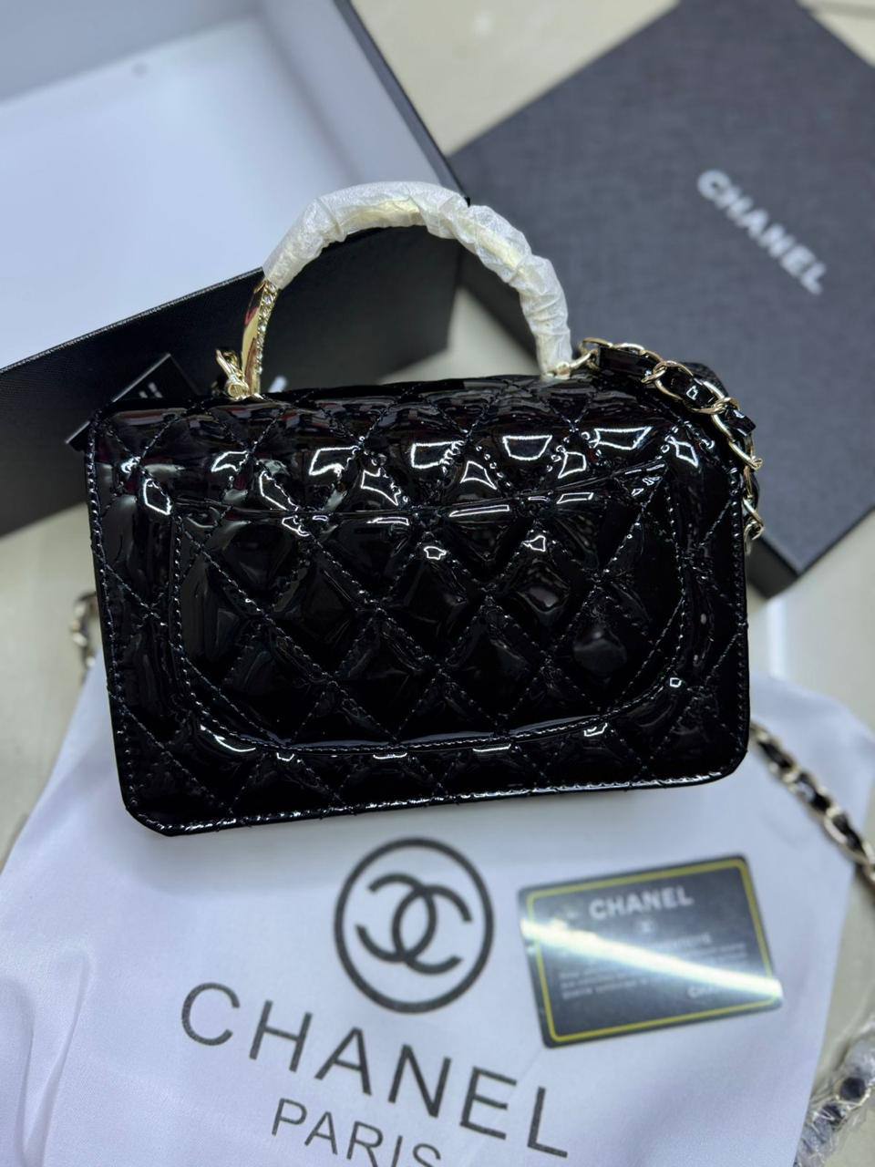💗 Chanel 24P
1️⃣ First quality +🎁
Size : 22 * 16 * 7 cm
80 dhs✅
with box 🎁

Zain115
