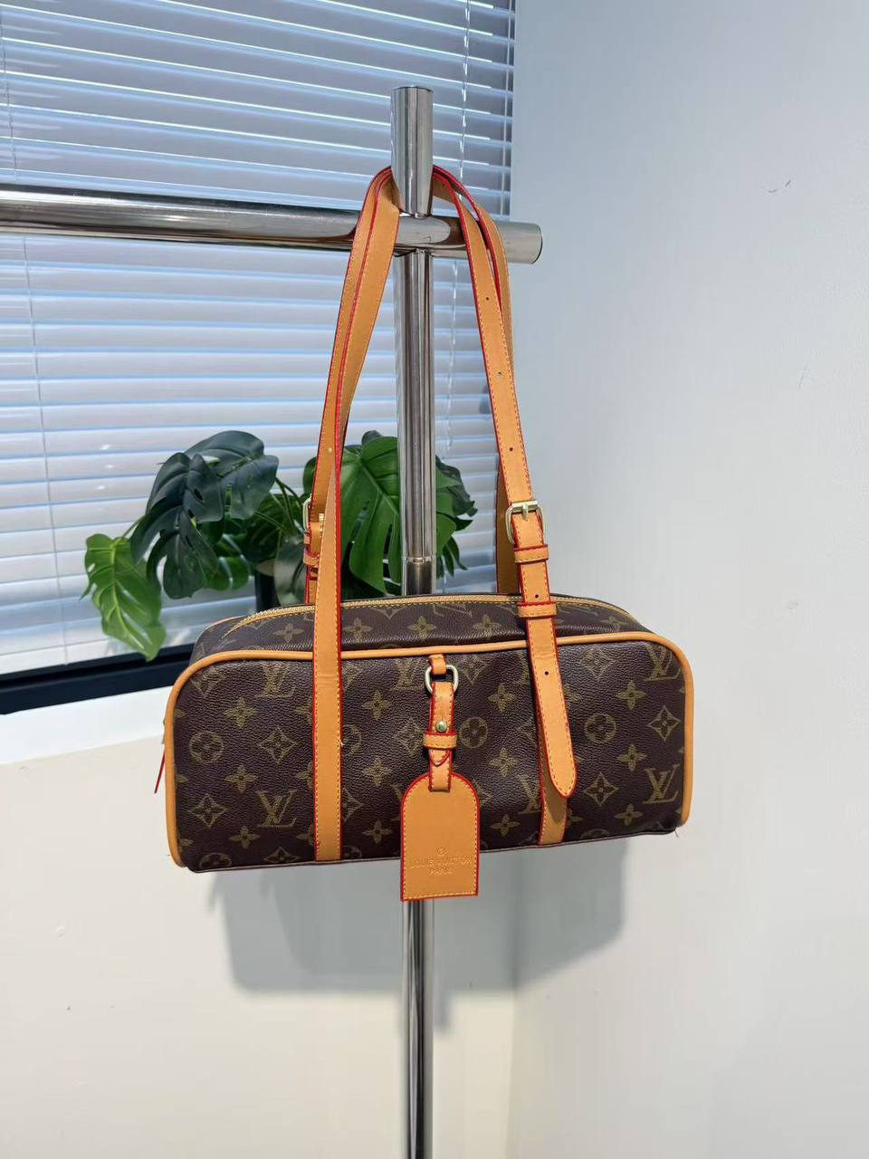 LV
sɪᴢᴇ : 31 cm

70 dhs🪙🌺

Zain31
♥️♥️♥️