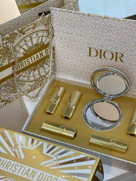 Dior Set
65 dhs💓

Zain105
♥️♥️♥️