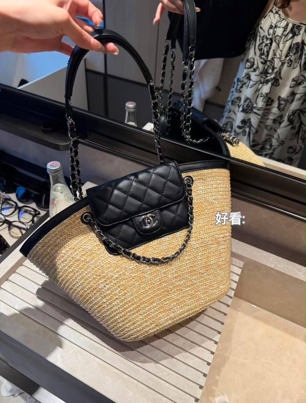 Chanel
130 dhs🇦🇪🇦🇪
good-quality 

Zain35
♥️♥️♥️
