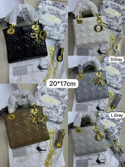 🌟 Lady  Dior 
1️⃣ First Quality +🎁
Size: 20 * 8 * 17 cm

100 dhs💓

with Box🎁

Zain115
♥️♥️♥️