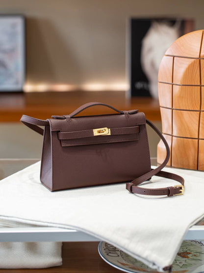 Hermes 
Master 👌
320 dhs❣️
#21cm🩷🩷
#with box💕💕🙋‍♂️

Zain228
♥️♥️♥️