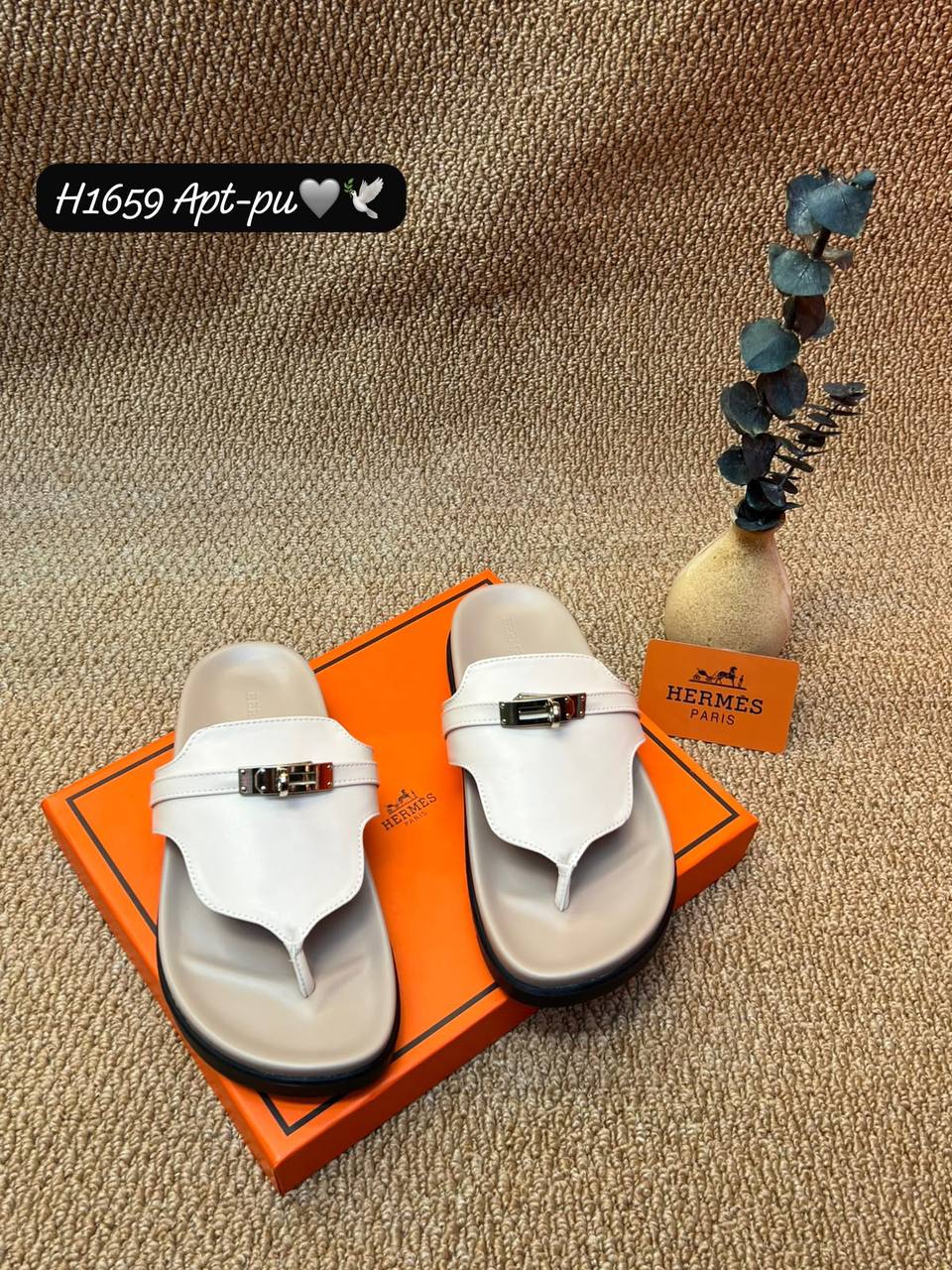 Hermes
Empore sandals
Size 36 to 41

95 dhs💓

Zain236
♥️♥️♥️