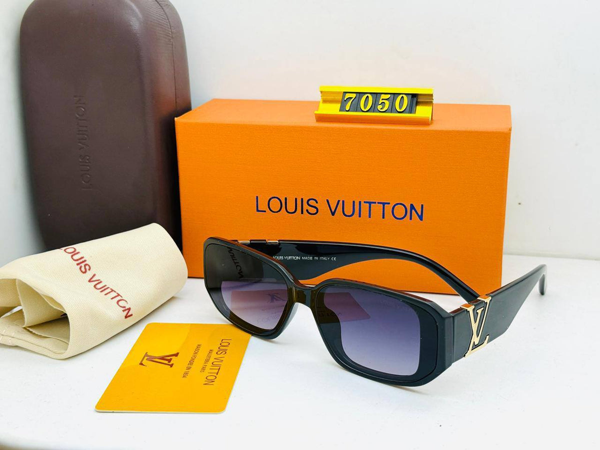 LV

with orginal box 
55 dhs🇦🇪🇦🇪

Zain29
♥️♥️♥️