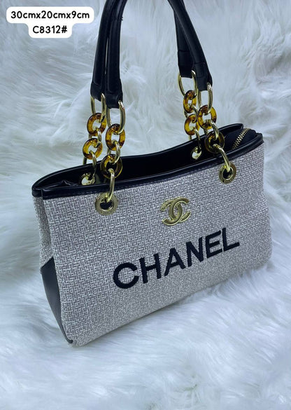 Chanel 
95 dhs✅

Zain72
♥️♥️♥️