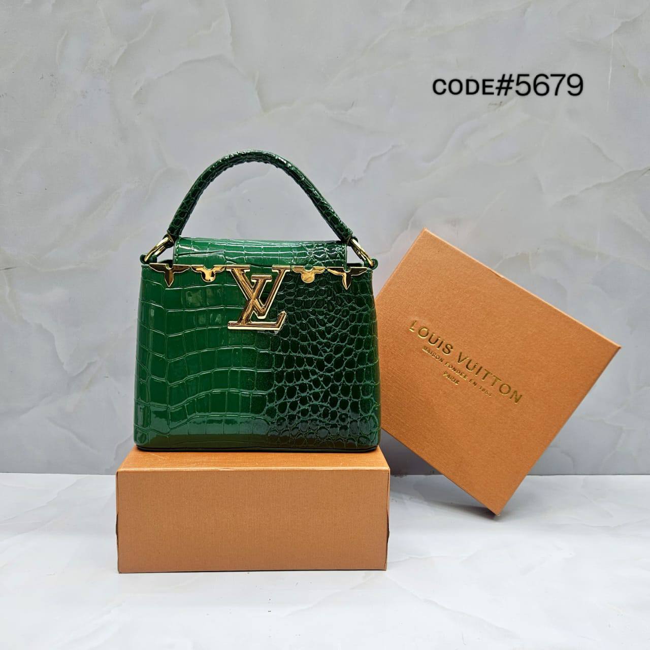 LV
ᴄᴀᴘᴜᴄɪɴᴇs ᴄʀᴏᴄᴏᴅɪʟᴇ
ɢʟᴏssʏ ʟᴇᴀᴛʜᴇʀ ᴍᴀᴛᴇʀɪᴀʟ
ɢᴏʟᴅ ʜᴀʀᴅᴡᴀʀᴇ
sɪᴢᴇ : 20cm
ᴡɪᴛʜ BOX

75 dhs🇦🇪🇦🇪

Zain31
♥️♥️♥️