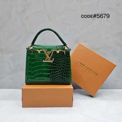 LV
ᴄᴀᴘᴜᴄɪɴᴇs ᴄʀᴏᴄᴏᴅɪʟᴇ
ɢʟᴏssʏ ʟᴇᴀᴛʜᴇʀ ᴍᴀᴛᴇʀɪᴀʟ
ɢᴏʟᴅ ʜᴀʀᴅᴡᴀʀᴇ
sɪᴢᴇ : 20cm
ᴡɪᴛʜ BOX

75 dhs🇦🇪🇦🇪

Zain31
♥️♥️♥️