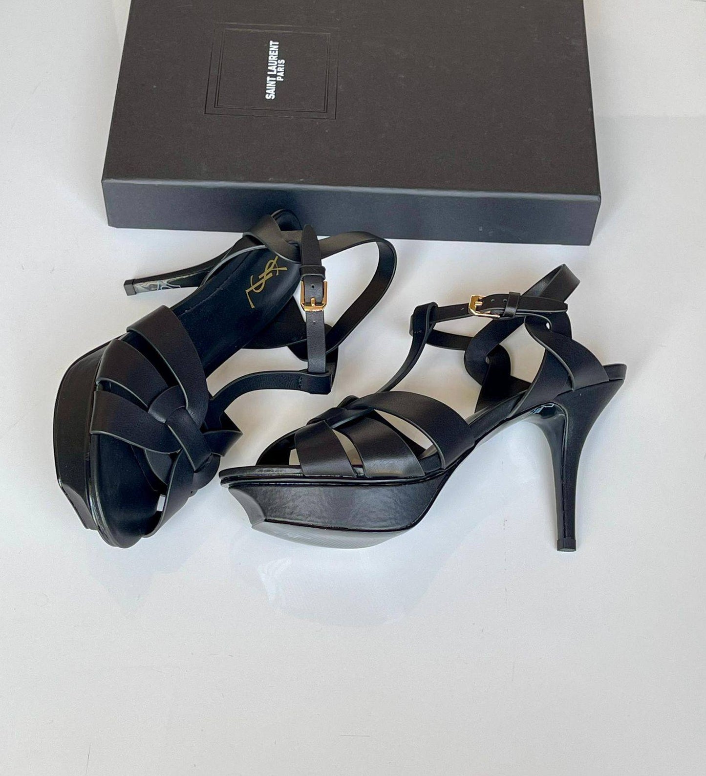 YSL 
SuperMaster Quality 💯
450 dhs❣️
Size: 36-41💥

Zain171
♥️♥️♥️
