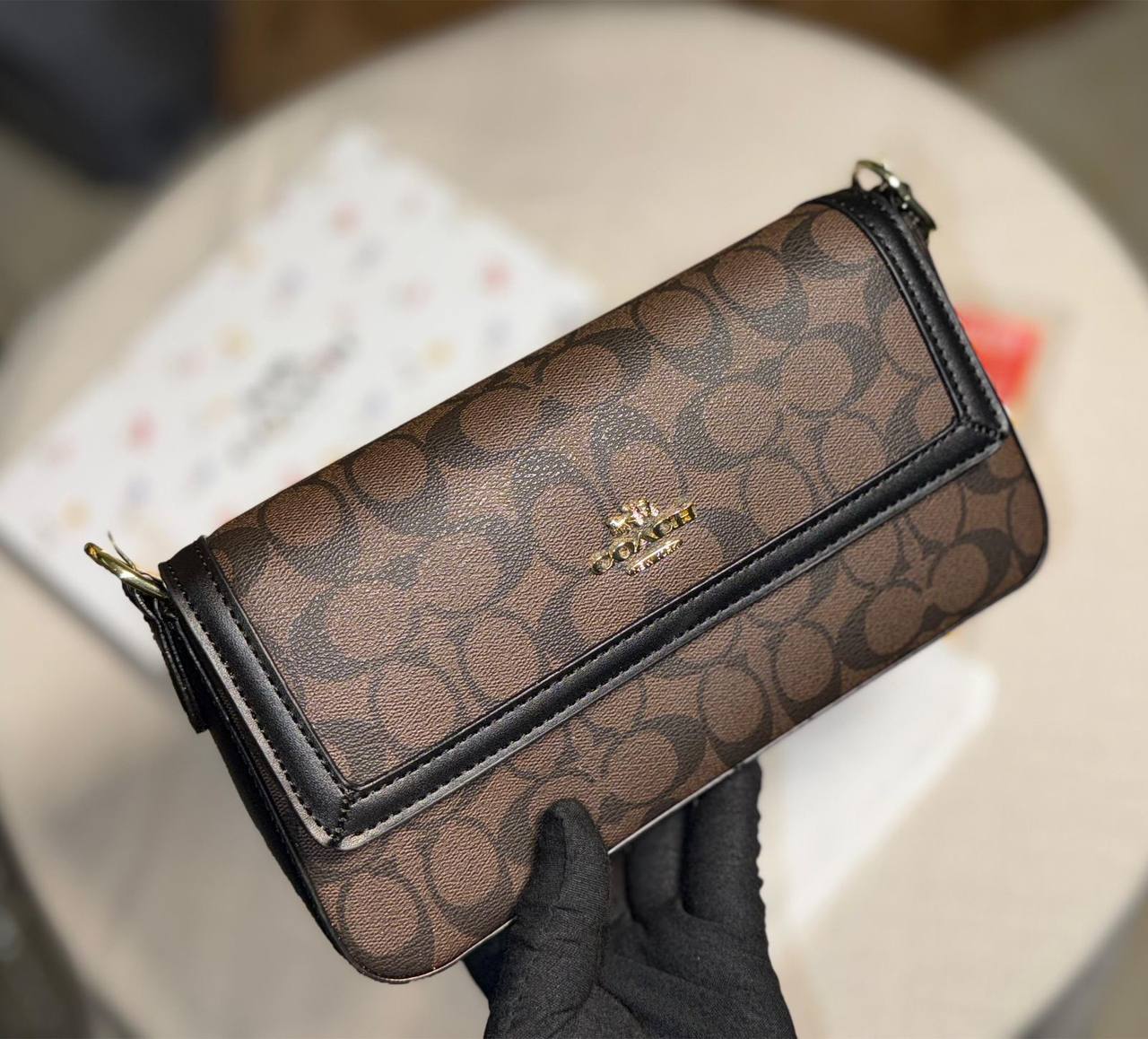 COACH

90 dhs💓

with box
🎁🎁🎁

Zain175