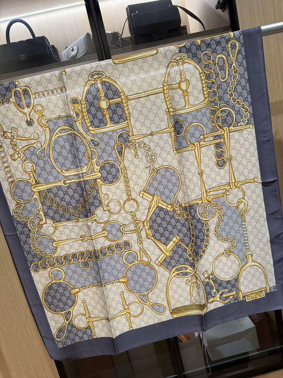 Silk scarf
40 dhs❣️

Zain60
❣️❣️❣️