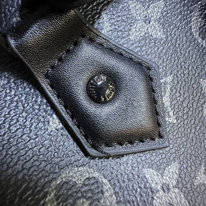 LV
HIGH QUALITY 
WITH BOX 🎁

120 dhs✅

Zain39
♥️♥️♥️