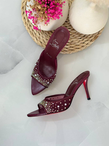CHRISTIAN LOUBOUTIN
Vip quality
Size 36 to 41
450 dhs✅

Zain113
♥️♥️♥️