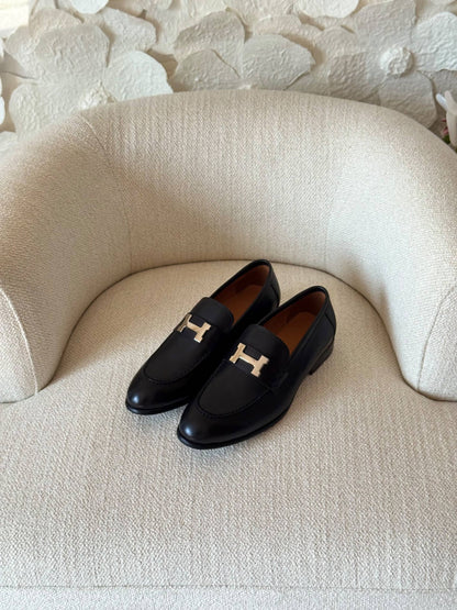 Hermes LOAFER 

VIP QUALITY 

SIZE: 40 TO 46 

630 dhs🇦🇪🇦🇪

Zain185
♥️♥️♥️