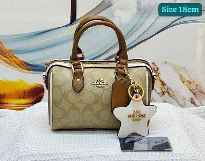 Coach
Good quality 
with box 
100 dhs💛

Zain186
♥️♥️♥️