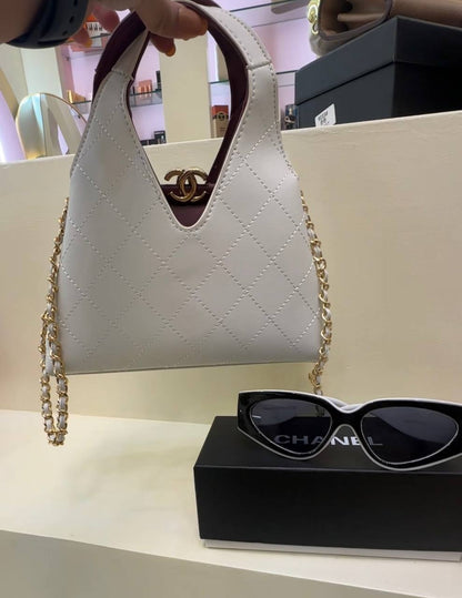 Chanel bag 140 dhs
With box

Chanel glasses 
65 dhs  with box

Valvet pretty shop
♥️♥️♥️

Zc