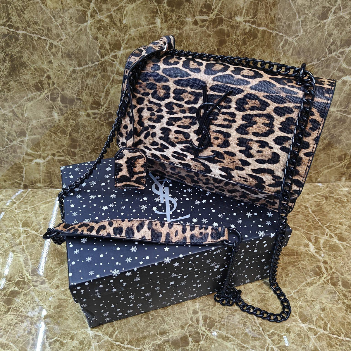 YSL


Withbox

110 dhs🇦🇪🇦🇪

Zain235
♥️♥️♥️