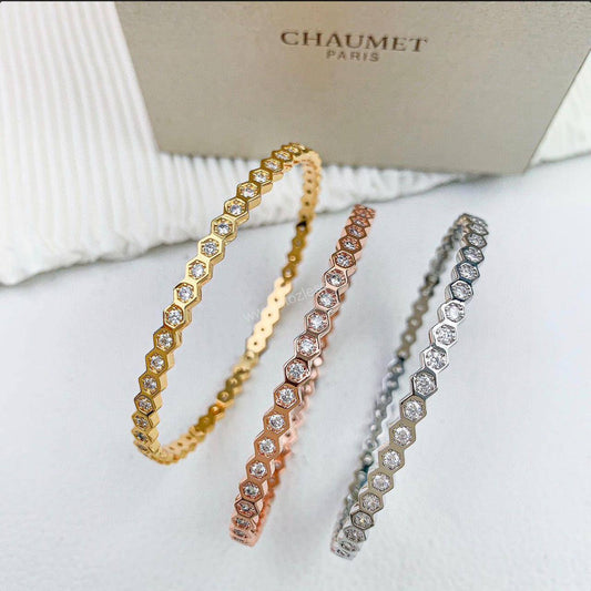 CHAUMET 🦋*
Bangle 💥
Master quality 💯
With black boxes 📦 
55 dhs🪙🌨️
With master box 🗃️ 
120 dhs🪙🌨️

Zain216
♥️♥️♥️