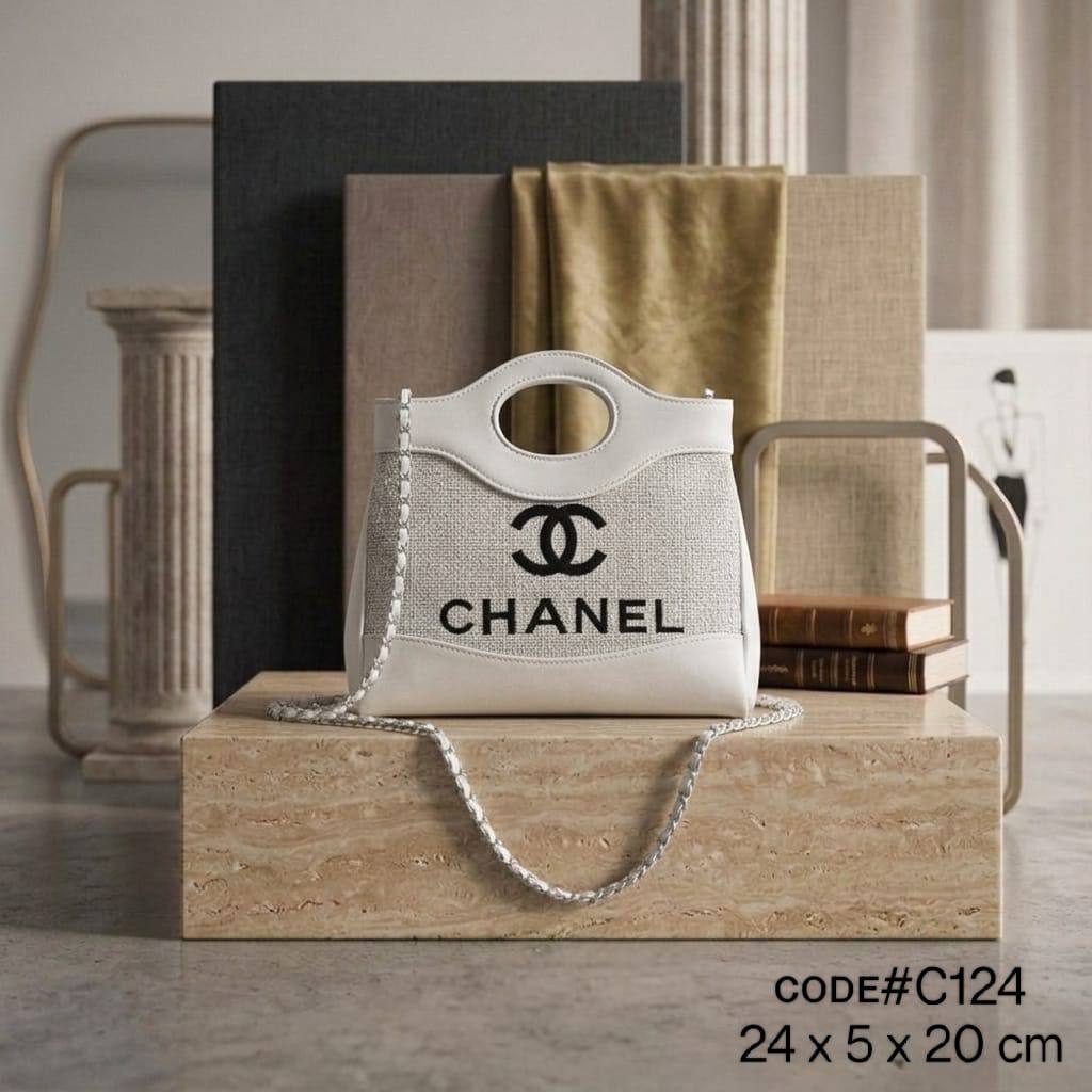 CHANEL ᴛᴡᴇᴇᴅ ʜᴀɴᴅ ʙᴀɢ
ғᴇᴀᴛᴜʀɪɴɢ ᴄᴜᴛ - ᴏᴜᴛ ᴛᴏᴘ ʜᴀɴᴅʟᴇ
ᴡɪᴛʜ ʟᴏɴɢ ᴄʜᴀɪɴ ʙᴇʟᴛ sᴛʀᴀᴘ
sɪᴢᴇ : 24 cm

65 dhs✅

Zain31
♥️♥️♥️