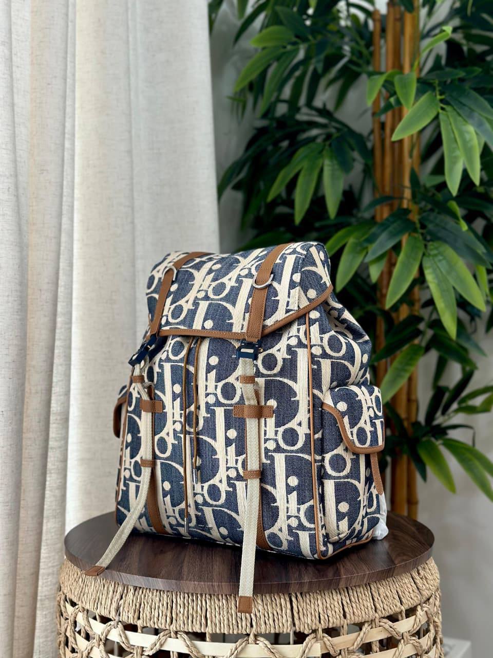 DIOR
*❗️BACKPACK ❗*
*SUPER MASTER QUALITY ❗*
1700 dhs✅
*WITH  PAPERBAG❗*

Zain267
♥️♥️♥️