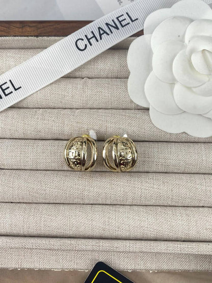 Chanel Earrings
Master quality 

*45* AED normal box 📦

Zain48
♥️♥️♥️