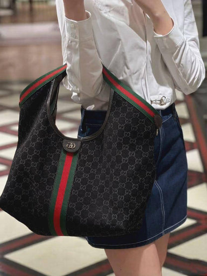 GUCCI
 GOOD QUALITY 
130 dhs🇦🇪🇦🇪

Zain295
♥️♥️♥️
