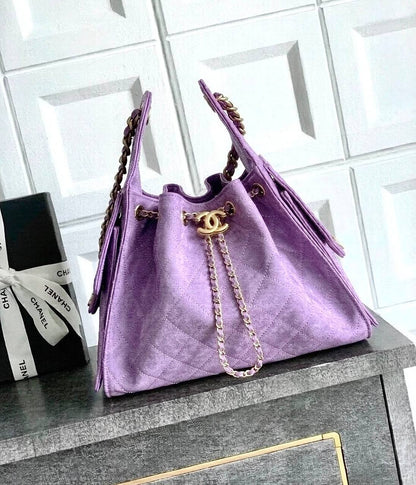 CHANEL 
HIGH QUALITY 
130 dhs🇦🇪🇦🇪
SIZE : 28cm

Zain295
♥️♥️♥️