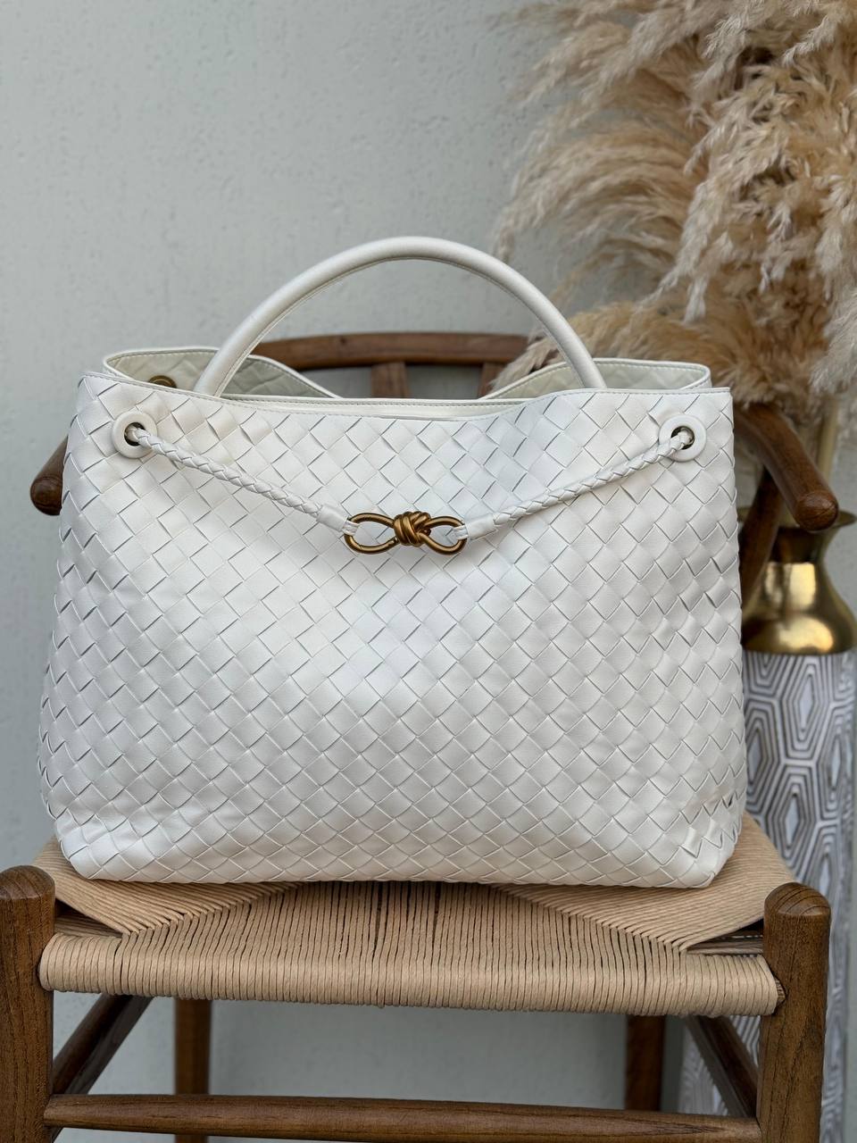 BOTTEGA VENETA
42cm
500 dhs✅
Top quality

Zain167
♥️♥️♥️