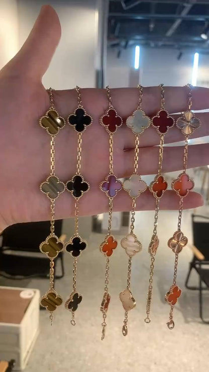 VCA ❤️‍🔥*
Bracelet 🐦‍🔥
Super master quality 💯
With normal boxes 📦 
65 dhs🪙💚
With master box 🗃️ 
110 dhs🪙💚

Zain216
♥️♥️♥️