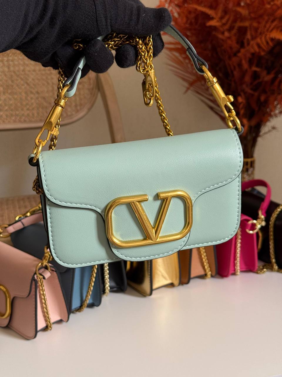 VALENTINO
20cm
330 dhs🇦🇪
Top quality 
With box🎁

Zain167
♥️♥️♥️