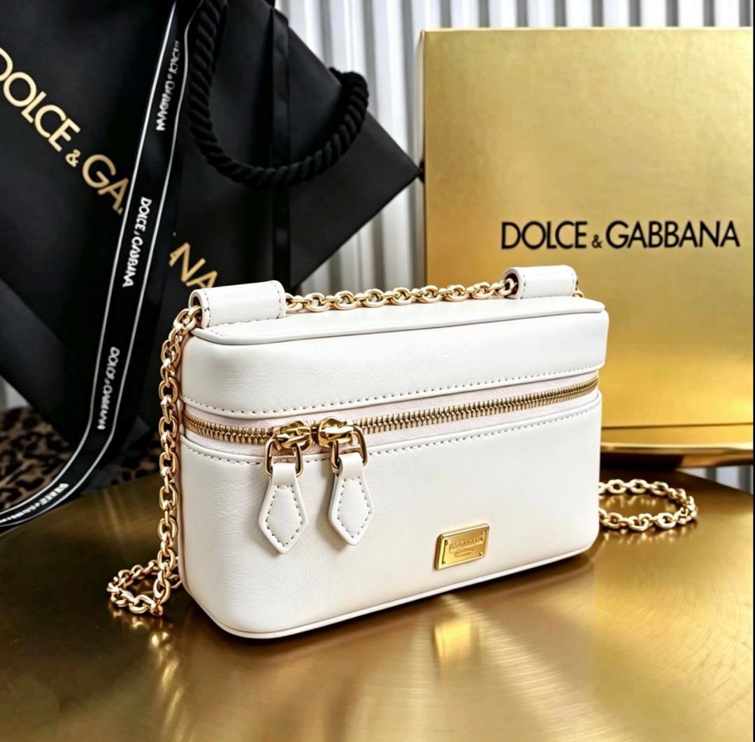 D&G
100 dhs✅
Good-quality

with box🎁🎁🎁

Zain35
♥️♥️♥️