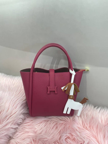 New arrived 

Hermes
Size 24 Cm
115 dhs🇦🇪🇦🇪

Zain161
♥️♥️♥️