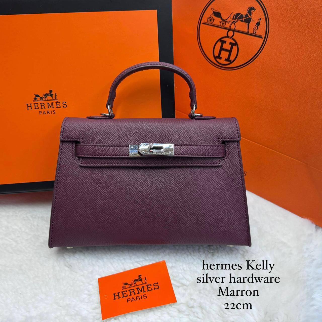 Hermes ᴋᴇʟʟʏ ʙᴀɢ  
silver hardware💓

ᴡɪᴛʜ ʙᴏx 
🎁🎁🎁

ʟᴇᴀᴛʜᴇʀ 
sɪᴢᴇ:22ᴄᴍ 
90 dhs✅

Zain56
♥️♥️♥️