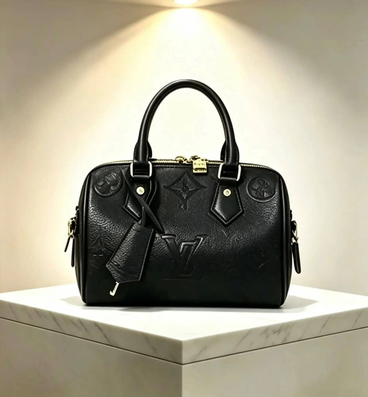 LOUIS VUITTON 

SPEEDY
 NEW CAME 
GOOD QUALITY 
WITH BOX

100 dhs🇦🇪

Size:20cm

Zain295
♥️♥️♥️